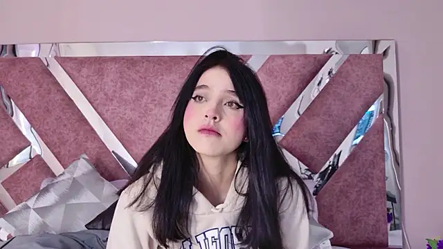 MeganR  online show from 03/25/26, 11:16