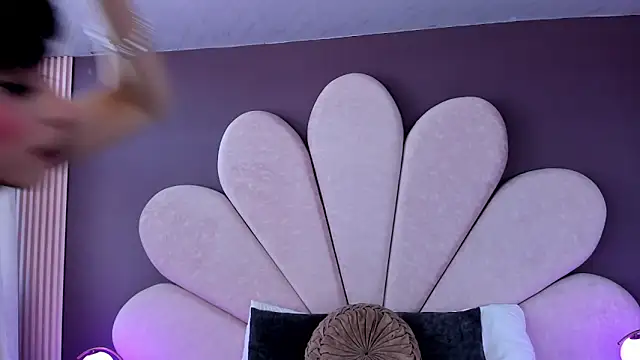 MeganR  online show from 04/09/26, 12:54