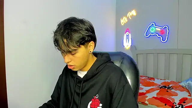 StiwenTwink online show from 10/22/25, 02:17