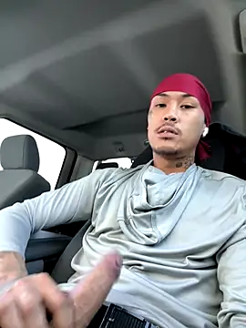 Snapshot of Loadedeggs chatting on 10/21/25, 05:24 Loadedeggs online show from 10/21/25, 05:24