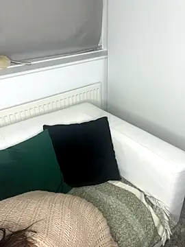 Snapshot of LolaReaX chatting on 10/17/25, 07:11 LolaReaX online show from 10/17/25, 07:11