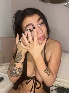 Snapshot of LolaReaX chatting on 11/05/25, 06:13 LolaReaX online show from 11/05/25, 06:13