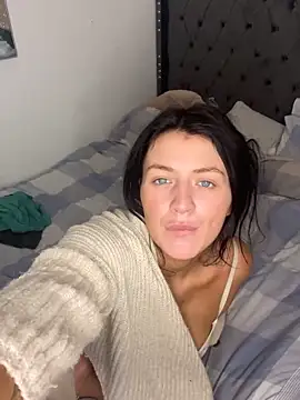 LolaReaX online show from 02/10/26, 07:45