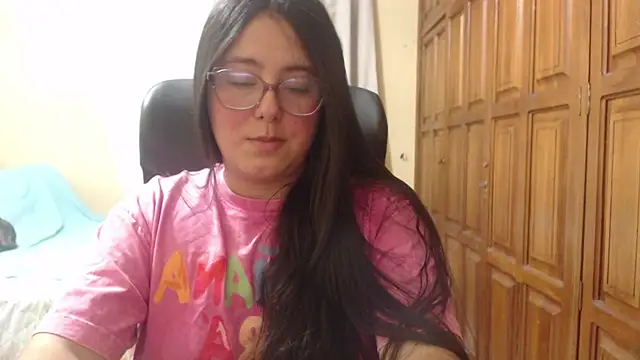 Snapshot of Venus_cat_ chatting on 07/05/26, 02:29 Venus cat online show from 07/05/26, 02:29