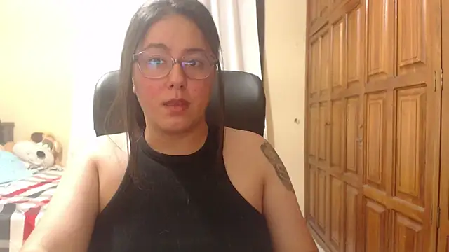 Snapshot of Venus_cat_ chatting on 07/20/26, 12:36 Venus cat online show from 07/20/26, 12:36