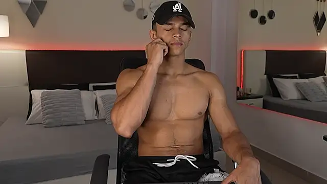 DanteeStone online show from 10/10/25, 08:19