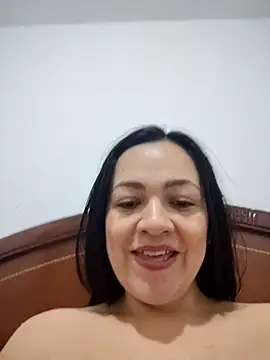 LindaSalo33 online show from 10/05/25, 05:39