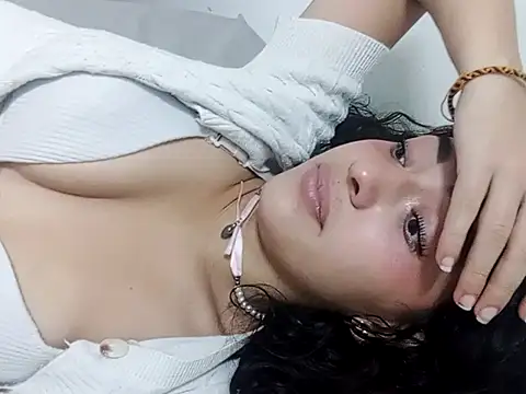 JuliethaFox online show from 05/16/26, 07:34