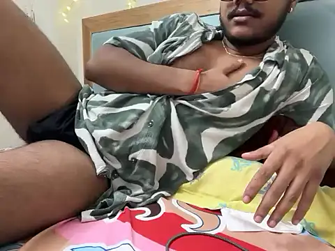 Snapshot of YourBlackBull chatting on 10/31/25, 07:37 YourBlackBull online show from 10/31/25, 07:37