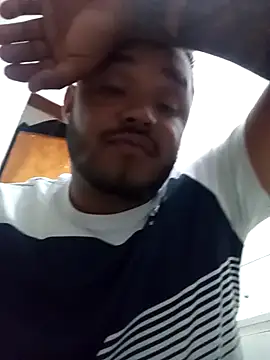 Snapshot of NatanSouza03 chatting on 10/01/25, 10:38 NatanSouza03 online show from 10/01/25, 10:38