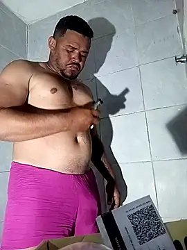 Snapshot of NatanSouza03 chatting on 10/10/25, 07:46 NatanSouza03 online show from 10/10/25, 07:46