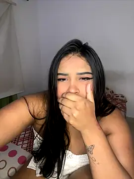 Snapshot of sarafox_10 chatting on 11/14/25, 11:46 sarafox 10 online show from 11/14/25, 11:46