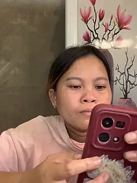 Snapshot of lan-xinh01 chatting on 10/15/25, 05:40 lan-xinh01 online show from 10/15/25, 05:40