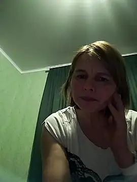 Snapshot of Masha412111 chatting on 04/23/26, 09:39 Masha412111 online show from 04/23/26, 09:39