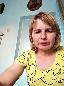 Snapshot of Masha412111 chatting on 05/05/26, 05:21 Masha412111 online show from 05/05/26, 05:21