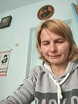 Snapshot of Masha412111 chatting on 05/19/26, 08:42 Masha412111 online show from 05/19/26, 08:42
