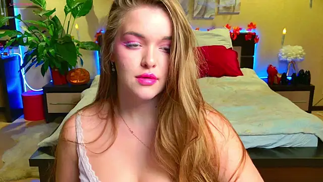 EmilyWhispers online show from 10/03/25, 07:44