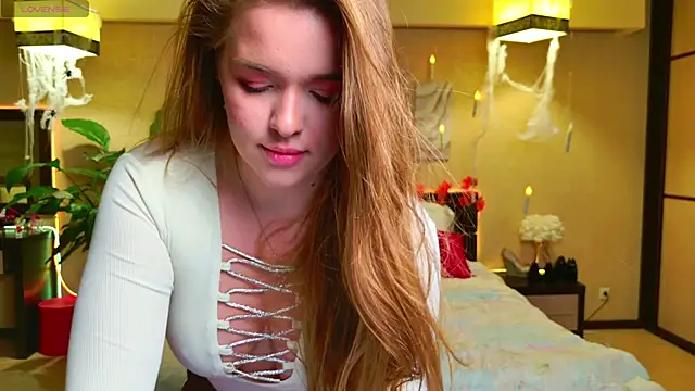 EmilyWhispers online show from 10/08/25, 07:44