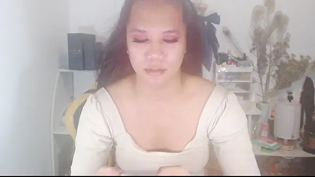 Snapshot of hugecockyurikaa chatting on 11/27/25, 10:39 hugecockyurikaa online show from 11/27/25, 10:39