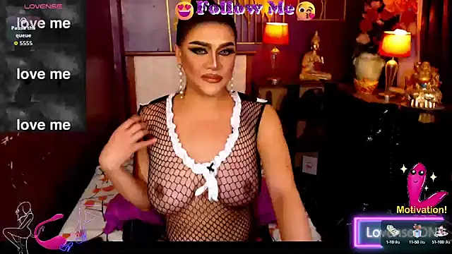 Snapshot of BombshellMARIA chatting on 10/03/25, 12:13 BombshellMARIA online show from 10/03/25, 12:13