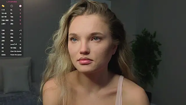 JulieLupo online show from 12/23/25, 09:07