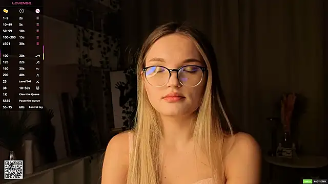 JulieLupo online show from 02/05/26, 06:07