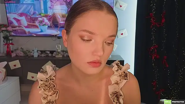 JulieLupo online show from 04/09/26, 06:41