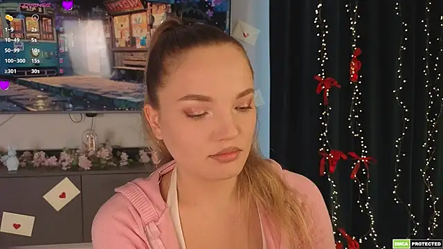 JulieLupo online show from 04/11/26, 06:51