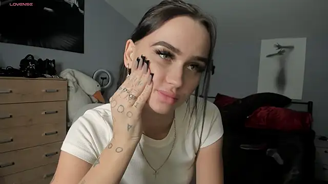 Lisa  Johnson online show from 10/31/25, 12:11