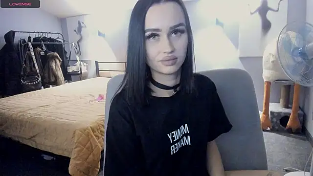 Lisa  Johnson online show from 11/06/25, 12:22