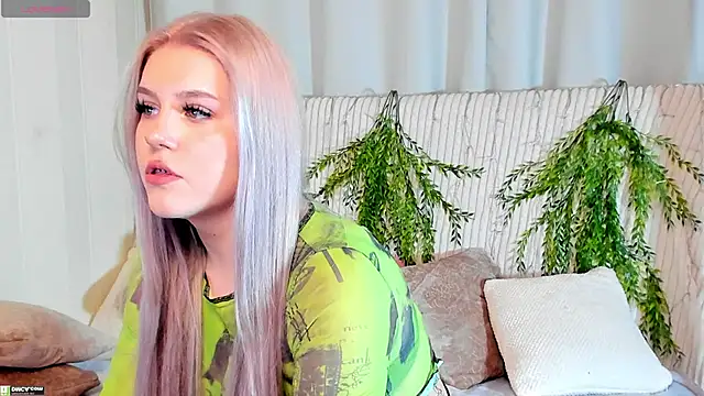 Malisha kiss online show from 10/28/25, 09:46