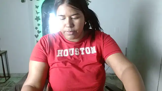 Snapshot of Ebony_luna chatting on 04/29/26, 05:41 Ebony luna online show from 04/29/26, 05:41