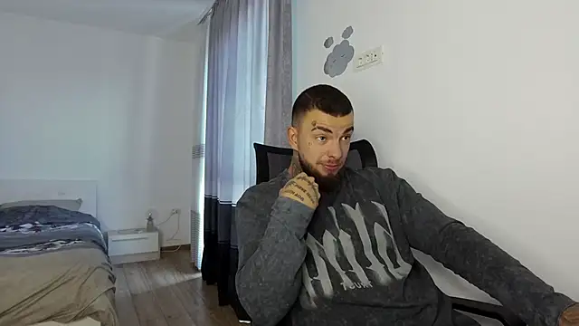 Snapshot of MasculineGuy99 chatting on 10/09/25, 06:22 MasculineGuy99 online show from 10/09/25, 06:22