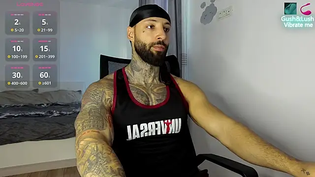 Snapshot of MasculineGuy99 chatting on 10/20/25, 05:41 MasculineGuy99 online show from 10/20/25, 05:41