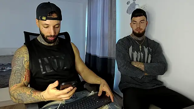 Snapshot of MasculineGuy99 chatting on 11/13/25, 07:29 MasculineGuy99 online show from 11/13/25, 07:29