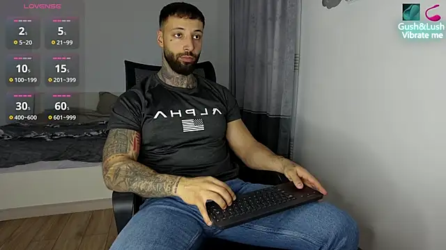 Snapshot of MasculineGuy99 chatting on 11/18/25, 02:21 MasculineGuy99 online show from 11/18/25, 02:21