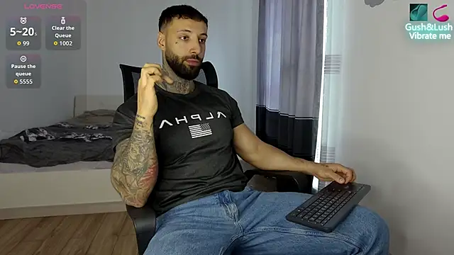 Snapshot of MasculineGuy99 chatting on 11/19/25, 08:47 MasculineGuy99 online show from 11/19/25, 08:47