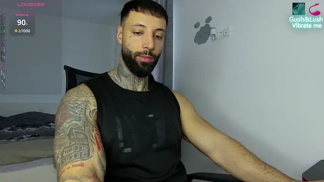 Snapshot of MasculineGuy99 chatting on 12/04/25, 06:34 MasculineGuy99 online show from 12/04/25, 06:34