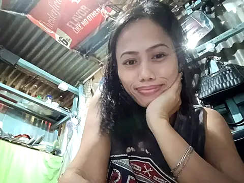 Snapshot of Pinay_Jntitsx chatting on 12/17/25, 08:20 Pinay Jntitsx online show from 12/17/25, 08:20