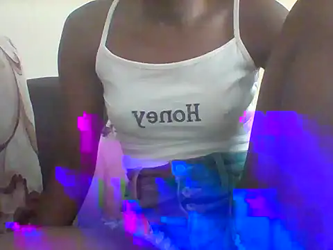 Snapshot of marociaMerl chatting on 10/13/25, 09:20 marociaMerl online show from 10/13/25, 09:20