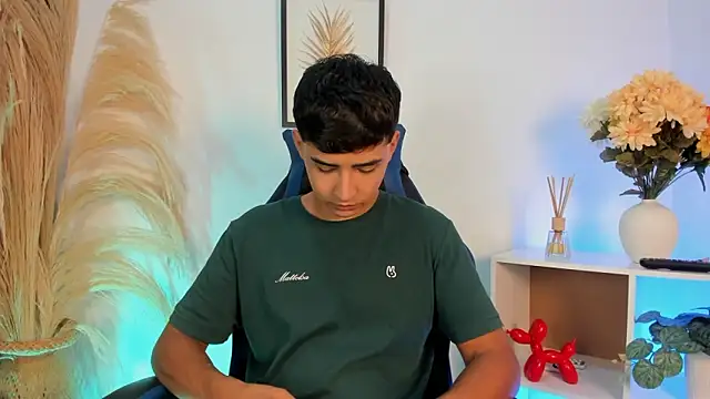 Thiago Connor21 online show from 04/21/26, 11:40