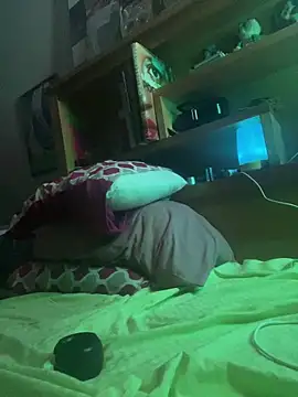 Snapshot of GymBoy83 chatting on 12/14/25, 02:00 GymBoy83 online show from 12/14/25, 02:00