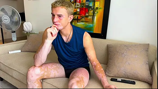 Snapshot of YummyGann chatting on 11/29/25, 01:41 YummyGann online show from 11/29/25, 01:41