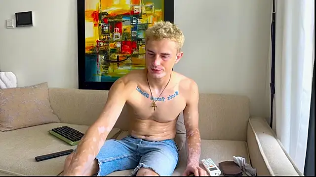 Snapshot of YummyGann chatting on 11/30/25, 05:00 YummyGann online show from 11/30/25, 05:00