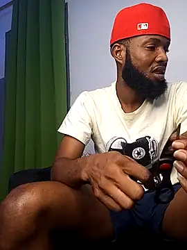 Snapshot of FreakyKaigrey chatting on 10/11/25, 09:46 FreakyKaigrey online show from 10/11/25, 09:46