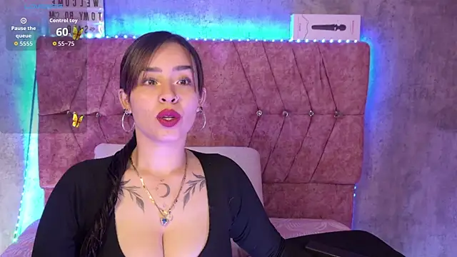 Snapshot of Mia_lopez_1 chatting on 06/13/26, 08:23 Mia lopez 1 online show from 06/13/26, 08:23