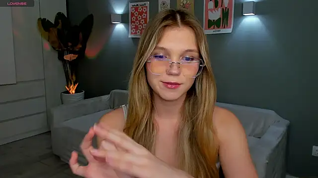 linakorvin online show from 11/15/25, 01:29