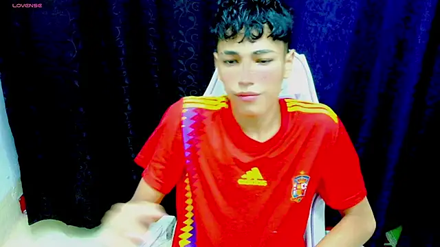 Im david02 online show from 11/08/25, 12:27