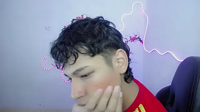 Im david02 online show from 11/21/25, 12:48