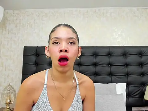 EmaGarcess online show from 10/08/25, 07:33